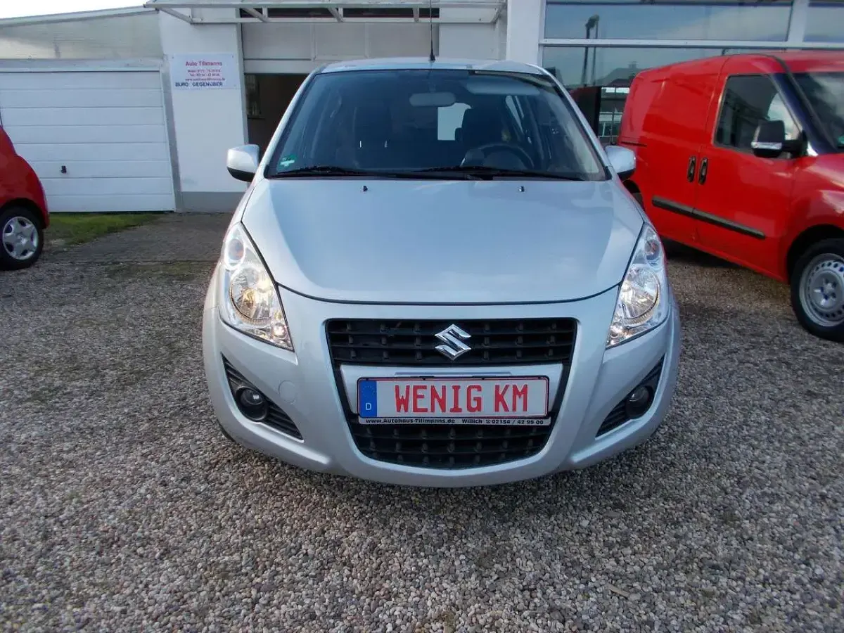 Gebraucht Suzuki Splash 94 PS (69 kW) 2014 Silber Kleinwagen