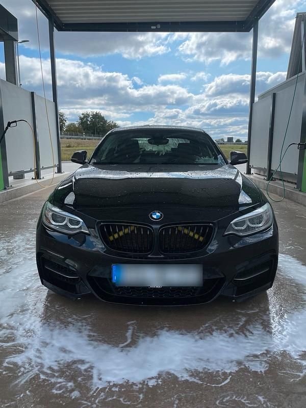 Schwarz Gebraucht 2016 BMW M235 Coupé | 24.500 € (Fairer Preis) - Bild 1/4