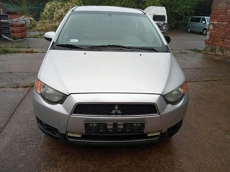 Gebraucht Mitsubishi Colt 75 PS (55 kW) 2012 Silber Kleinwagen