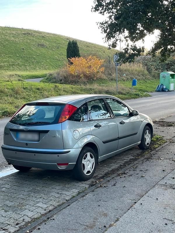 Gebraucht Ford Focus 75 PS (55 kW) 2002 Braun Kleinwagen