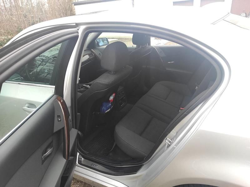 Gebraucht BMW 560L 155 PS (114 kW) 2007 Silber Limousine