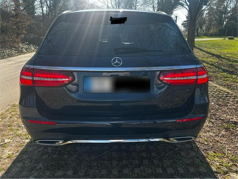 Gebraucht Mercedes E400 AMG line 340 PS (250 kW) 2018 Blau Kombi