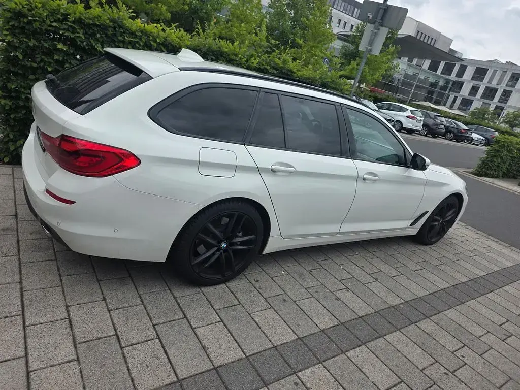 Gebraucht BMW 520 190 PS (139 kW) 2018 Weiß Kombi