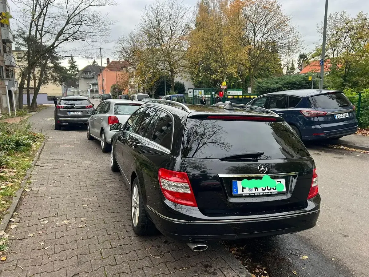 Gebraucht Mercedes C220 170 PS (125 kW) 2010 Schwarz Kombi