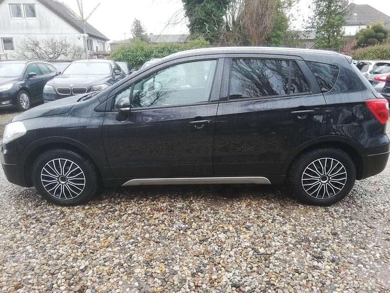 Gebraucht Suzuki SX4 Comfort 120 PS (88 kW) 2015 Schwarz Limousine