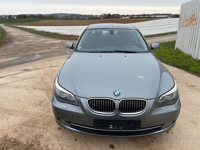 Gebraucht BMW 523 190 PS (139 kW) 2008 Grau Limousine