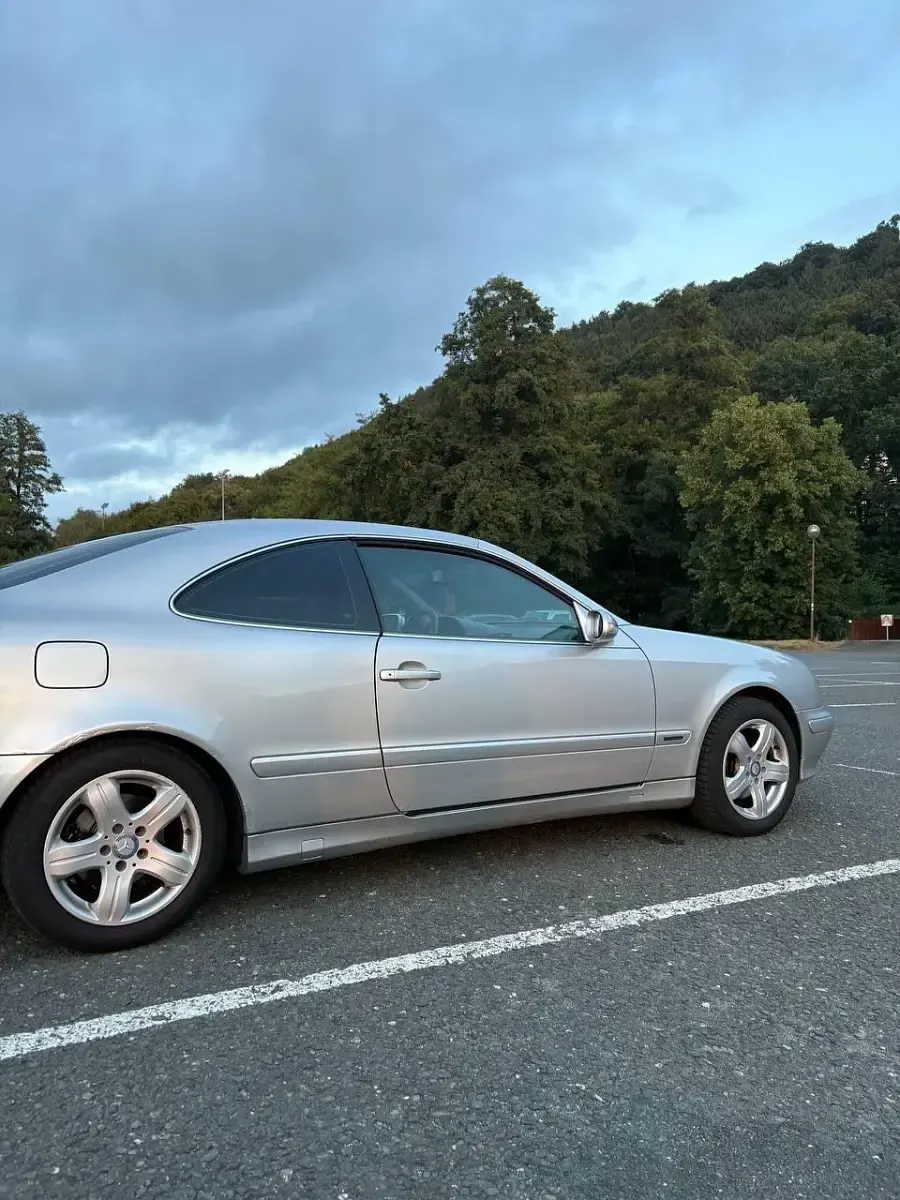 Gebraucht Mercedes CLK200 136 PS (100 kW) 2000 Grau Coupé