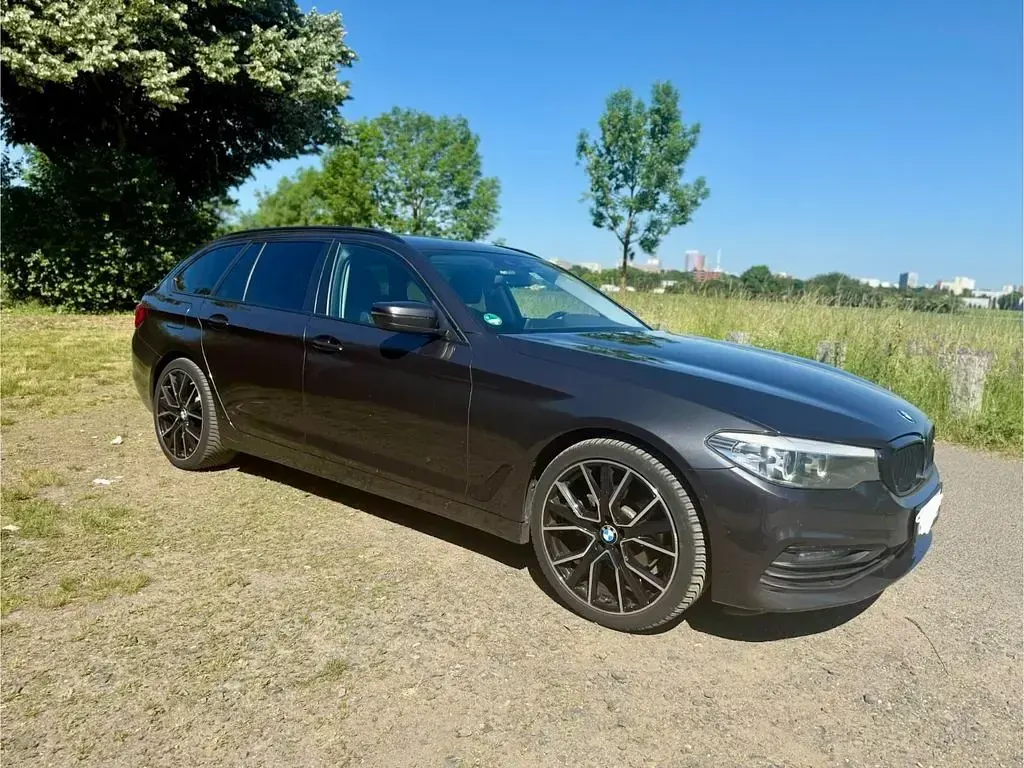Gebraucht BMW 520 184 PS (135 kW) 2018 Braun Kombi