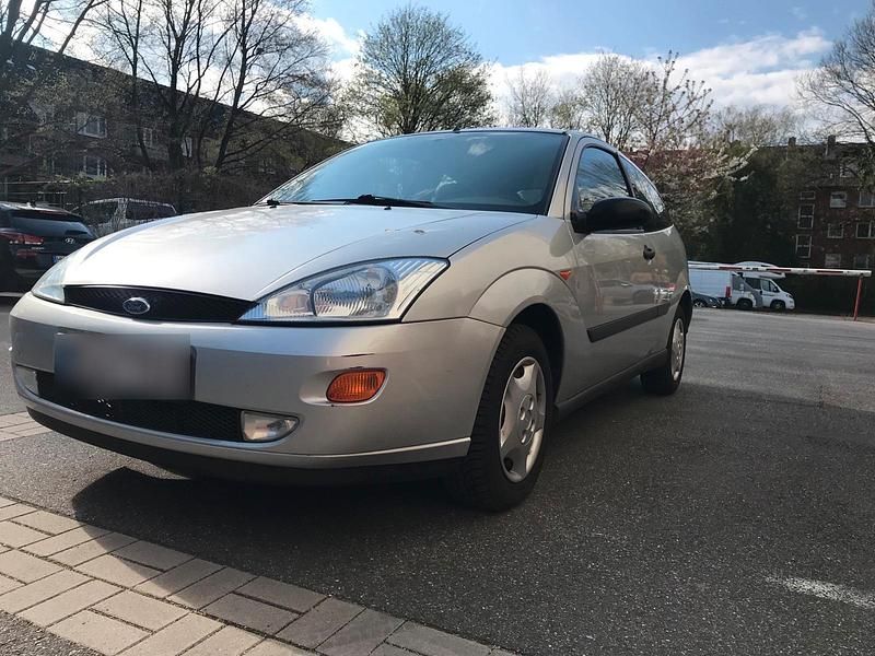 Second-hand Ford Focus 78 CP (57 kW) 1998 Argintiu Berlinǎ