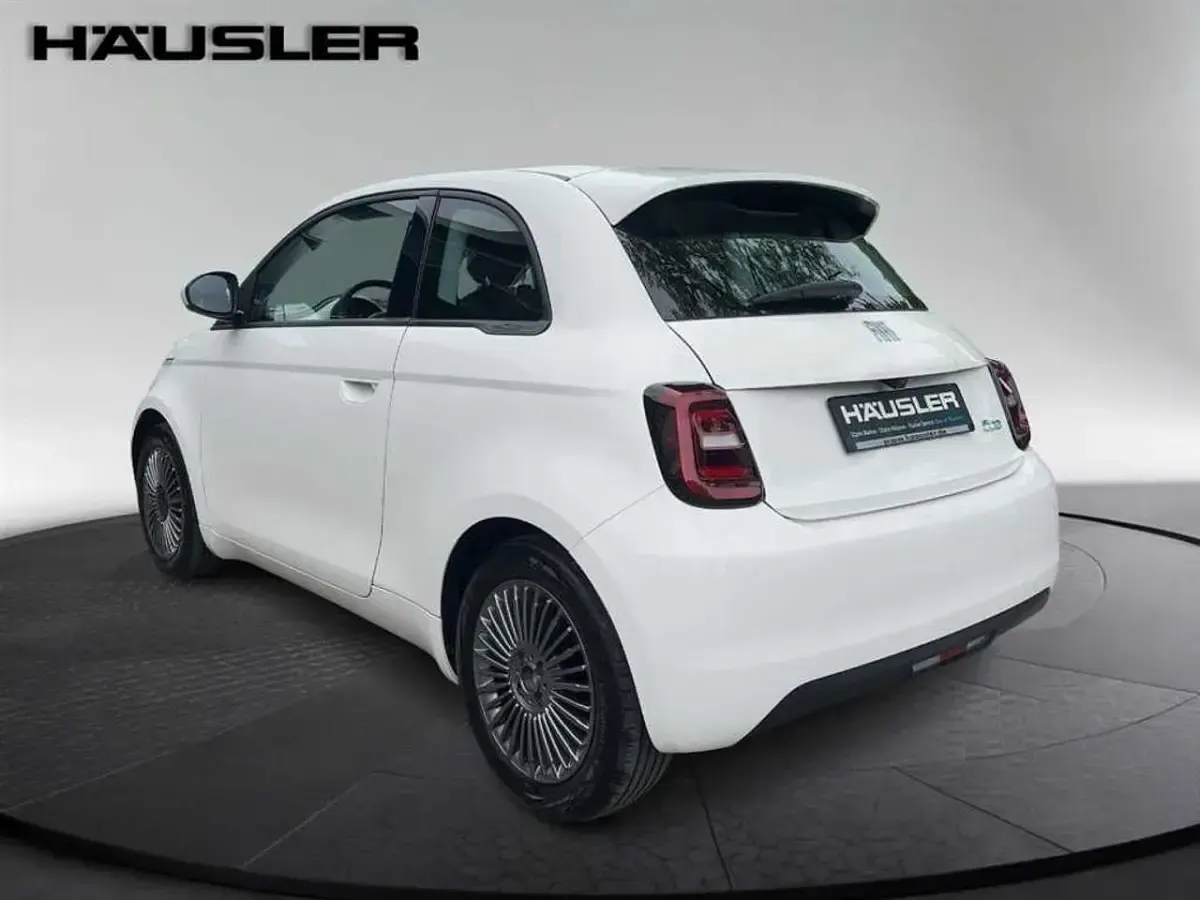 Gebraucht Fiat 500e Icon 86 kW (117 PS) 2022 Weiss Kleinwagen