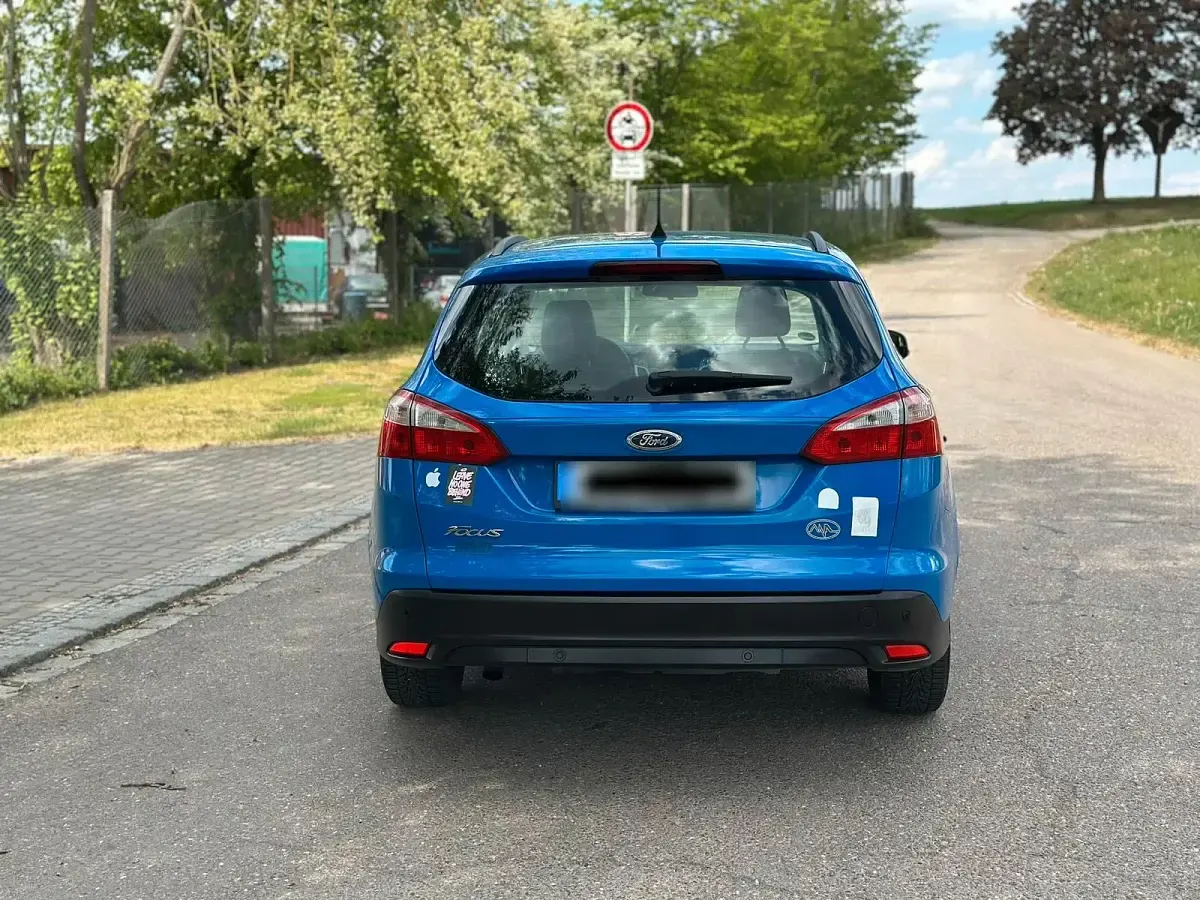 Gebraucht Ford Focus 115 PS (84 kW) 2013 Blau Kombi