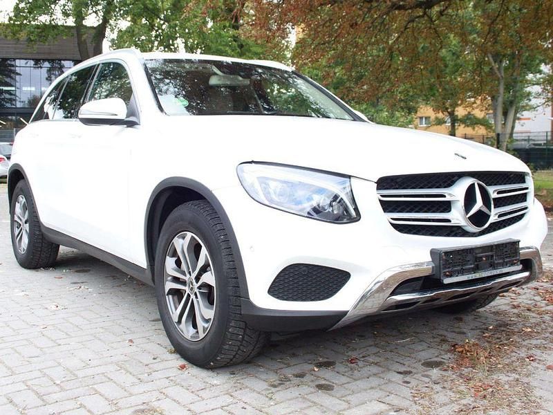 Weiß Gebraucht 2017 Mercedes GLC220 Exclusive SUV | 19.490 € (Fairer Preis) - Bild 1/4