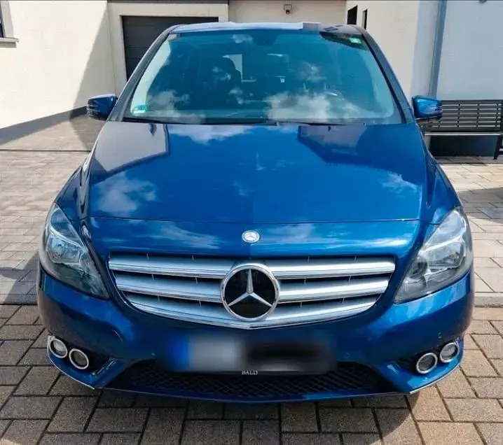 Gebraucht Mercedes B180 109 PS (80 kW) 2012 Blau Kleinwagen