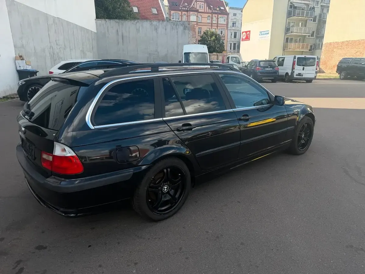 Gebraucht BMW 320 140 PS (102 kW) 2003 Schwarz Kombi