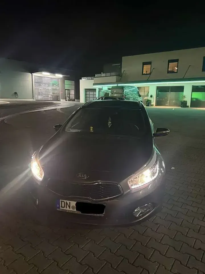 Gebraucht Kia Ceed Attract 99 PS (72 kW) 2013 Kleinwagen