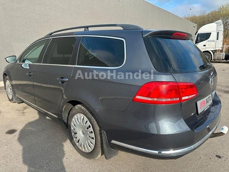 Gebraucht VW Passat Comfortline 105 PS (77 kW) 2011 Grau Kombi