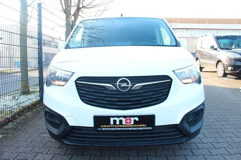 Gebraucht Opel Combo Life Edition 102 PS (75 kW) 2022 Weiß Van / Kleinbus