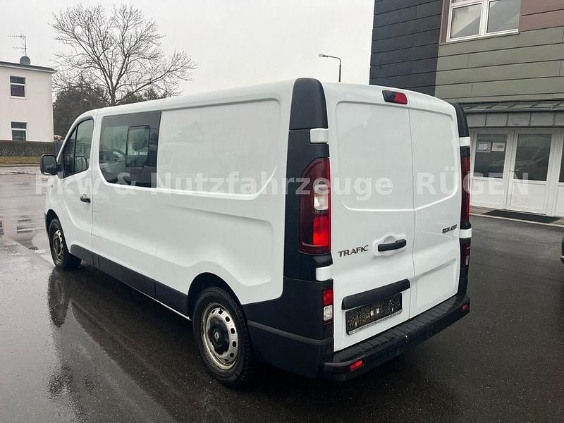 Gebraucht Renault Trafic 145 PS (106 kW) 2019 Weiß Van / Kleinbus