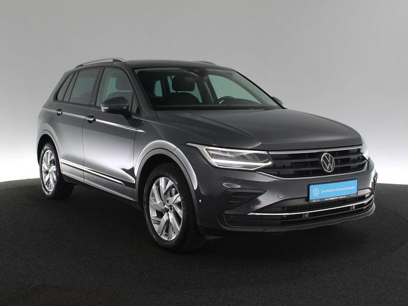 Gebraucht VW Tiguan Active 150 PS (110 kW) 2021 Grau / delfingrau SUV