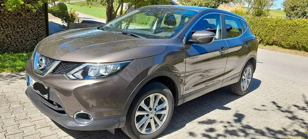 Gebraucht Nissan Qashqai Acenta 131 PS (96 kW) 2015 Braun SUV