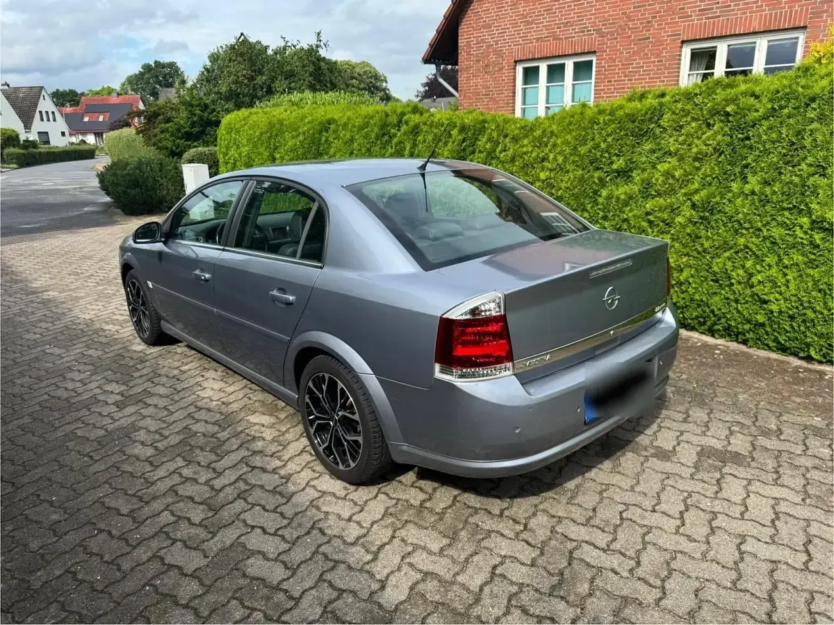 Second-hand Opel Vectra 155 CP (114 kW) 2006 Gri Berlinǎ