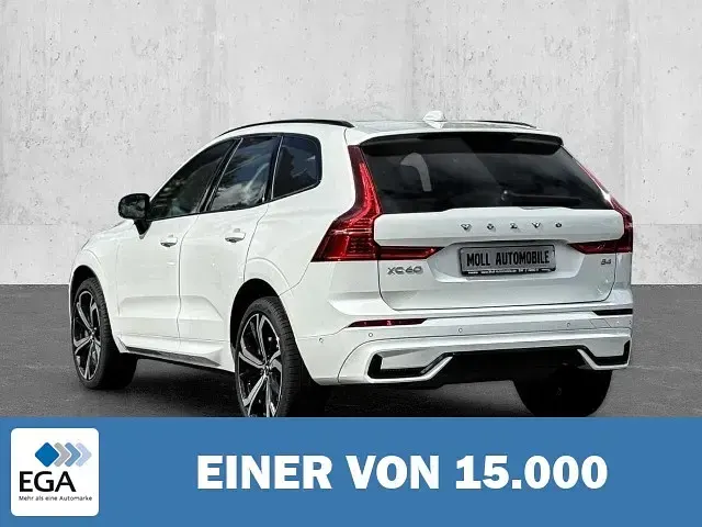 Gebraucht Volvo XC60 Plus 197 PS (144 kW) 2024 Weiß metallic SUV