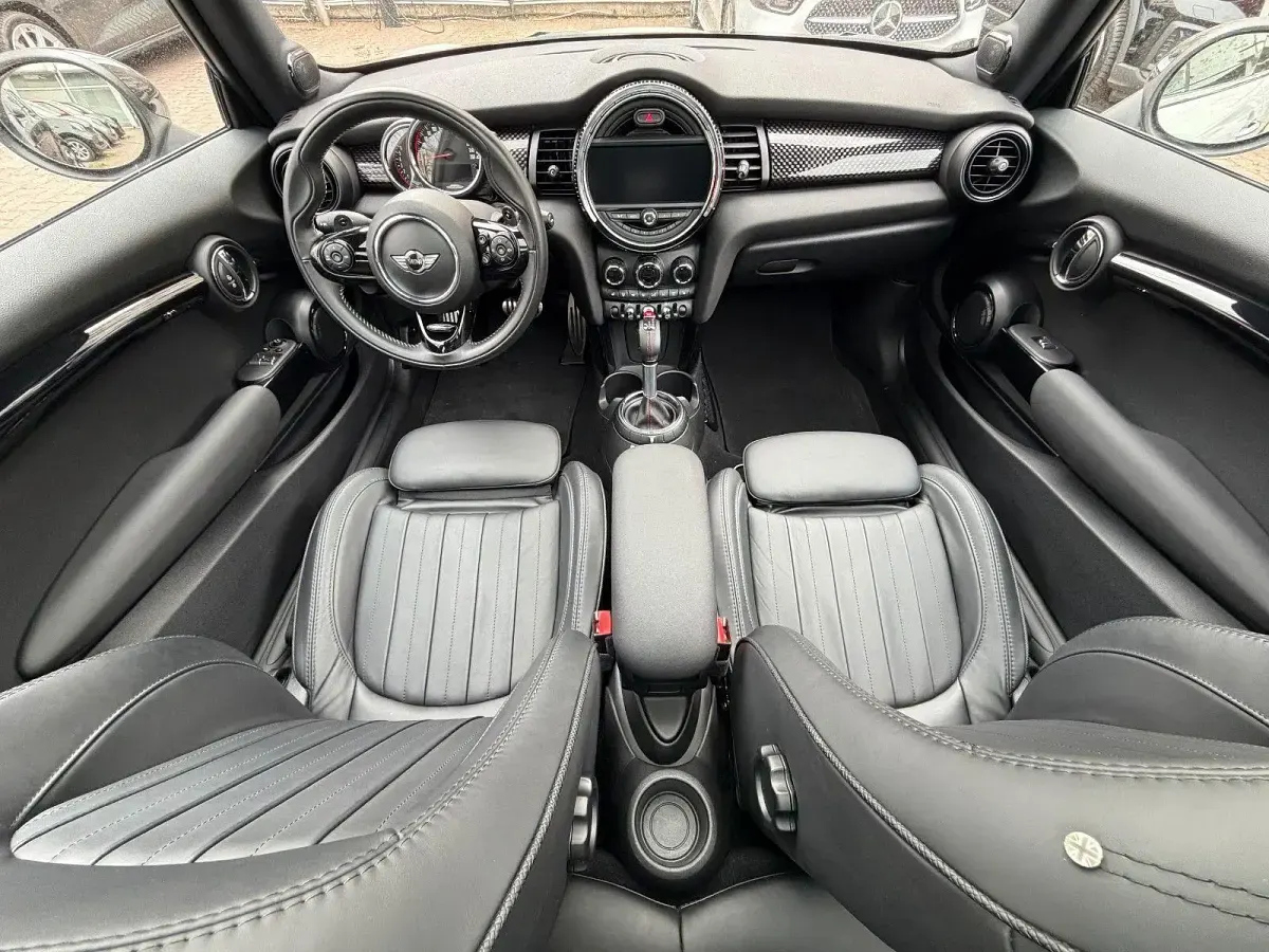 Używany Mini John Cooper Works 231 KM (169 kW) 2015 Srebrny Hatchback