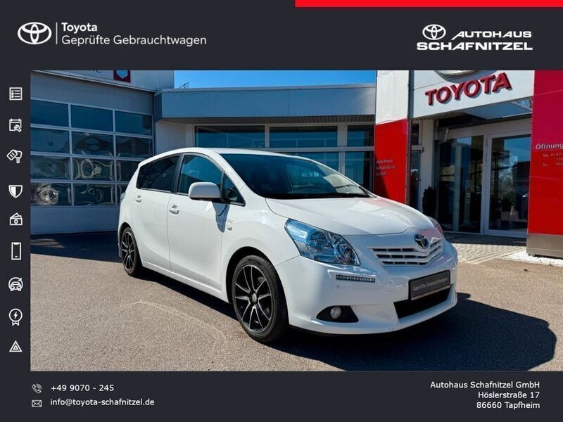 Schneeweiß Gebraucht 2011 Toyota Verso Travel Van / Kleinbus | 9.999 € (Teuer) - Bild 1/4