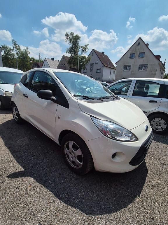 Weiß Gebraucht 2015 Ford Ka Ambiente Kleinwagen | 1.950 € (Guter Preis) - Bild 1/4