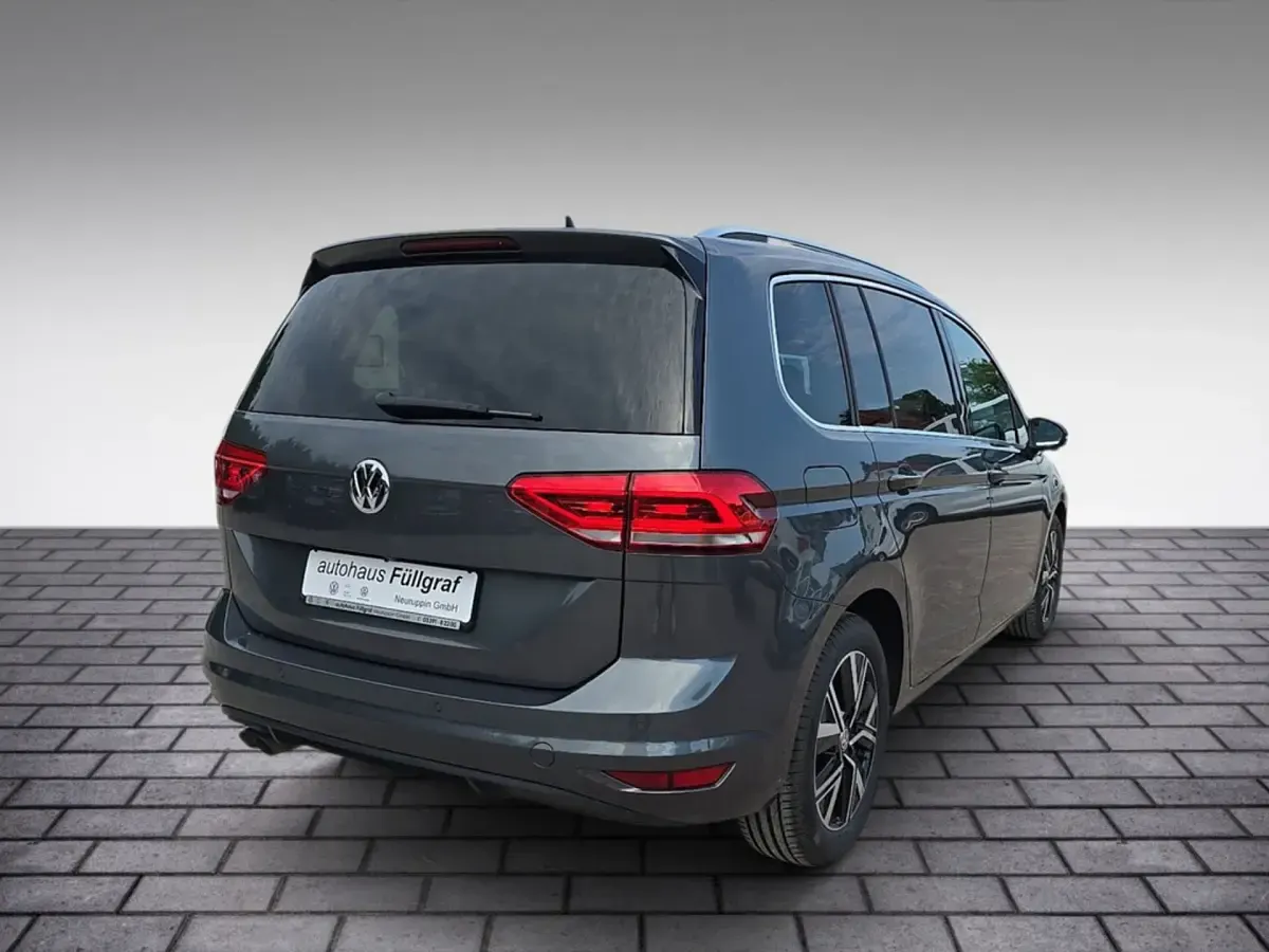 Gebraucht VW Touran Highline 150 PS (110 kW) 2020 Grau Van / Kleinbus
