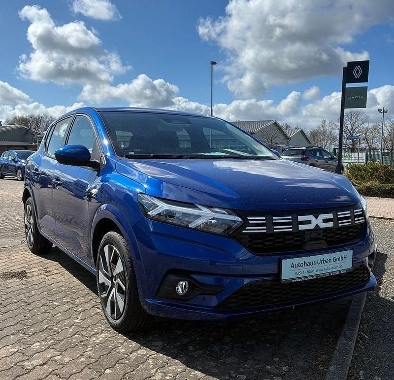 Gebraucht Dacia Sandero 90 PS (66 kW) 2024 Blau Kleinwagen