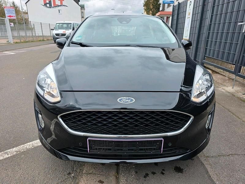 Gebraucht Ford Fiesta 101 PS (74 kW) 2018 Schwarz Kleinwagen