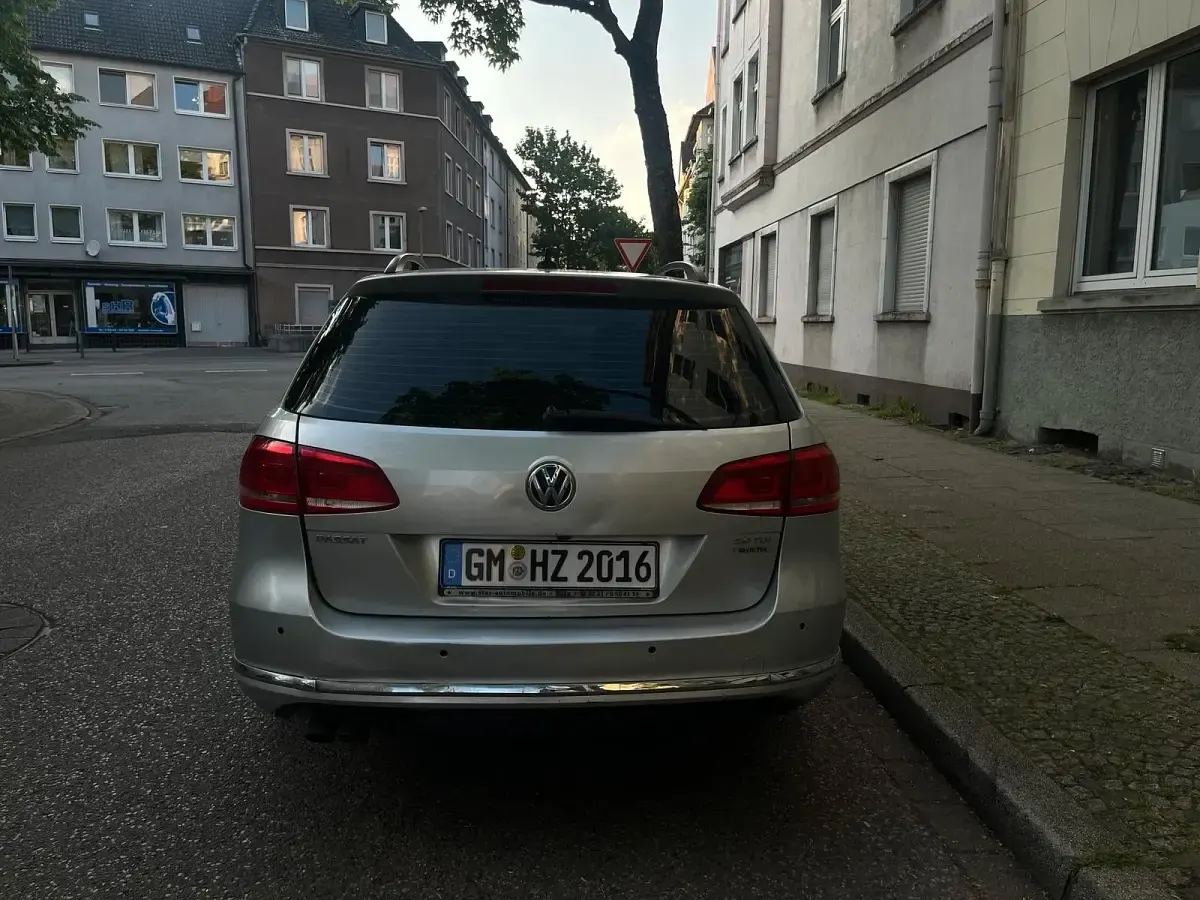 Second-hand VW Passat Highline 170 CP (125 kW) 2013 Argintiu Break