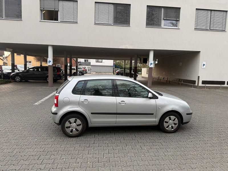 Gebraucht VW Polo Comfortline 64 PS (47 kW) 2001 Silber Kleinwagen