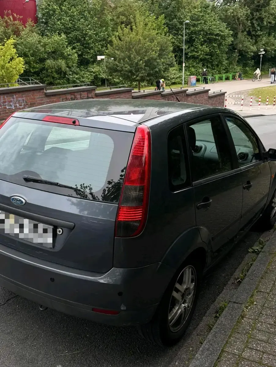 Gebraucht Ford Fiesta 2004 Grau Kleinwagen