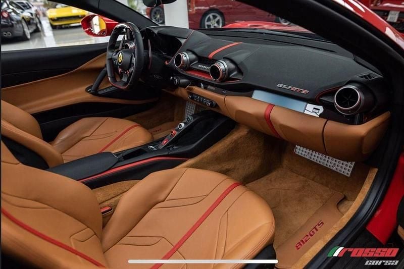 Gebraucht Ferrari 812 799 PS (587 kW) 2021 Rot Cabrio