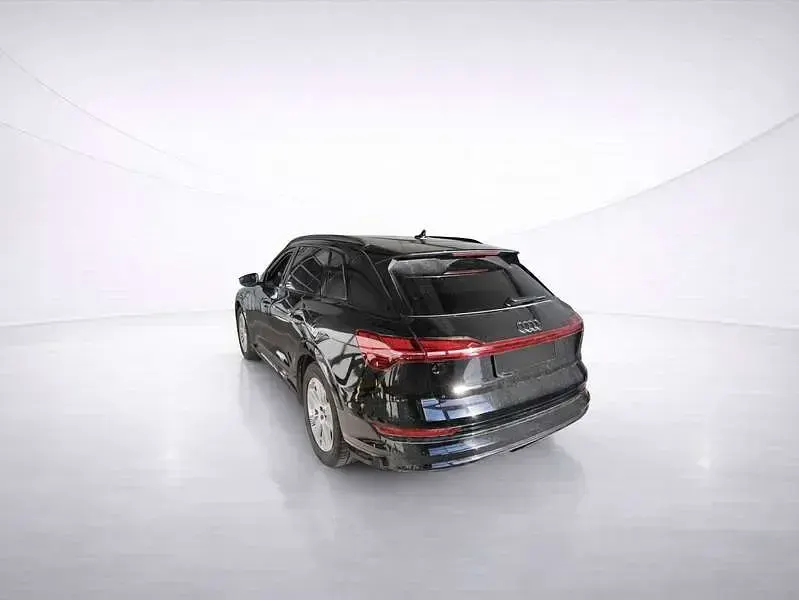 Gebraucht Audi e-tron Advanced Plus 300 kW (408 PS) 2023 Schwarz SUV