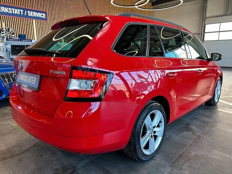 Gebraucht Skoda Fabia Joy 105 PS (77 kW) 2016 Rot Kombi