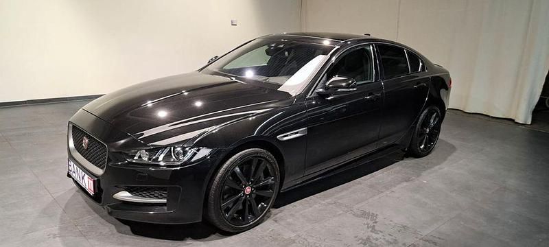 Schwarz Gebraucht 2018 Jaguar XE R-Sport Limousine | 19.499 € (Fairer Preis) - Bild 1/4