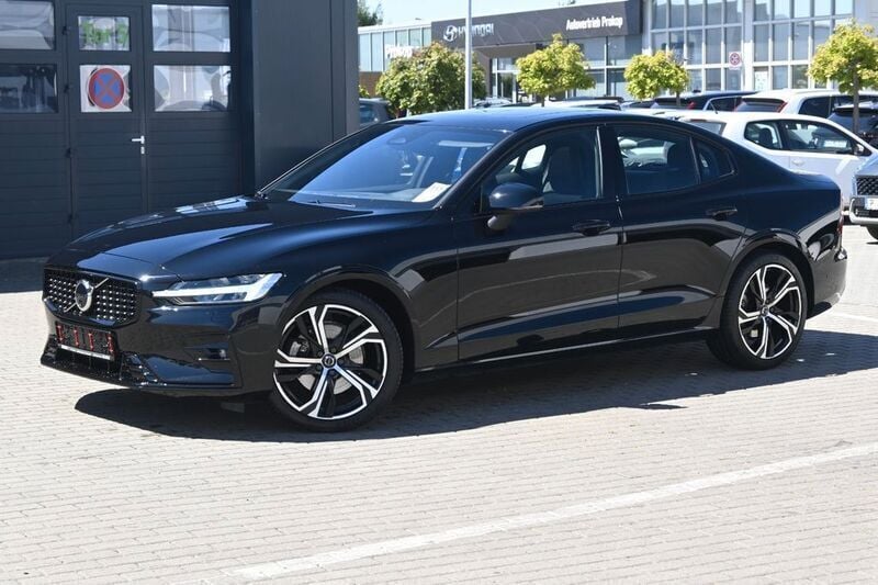 Gebraucht Volvo S60 Plus 197 PS (144 kW) 2024 Onyx black / metallic Limousine