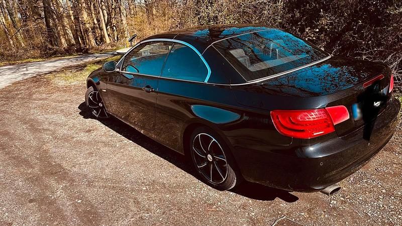 Gebraucht BMW 318 Cabriolet 143 PS (105 kW) 2011 Schwarz Cabrio