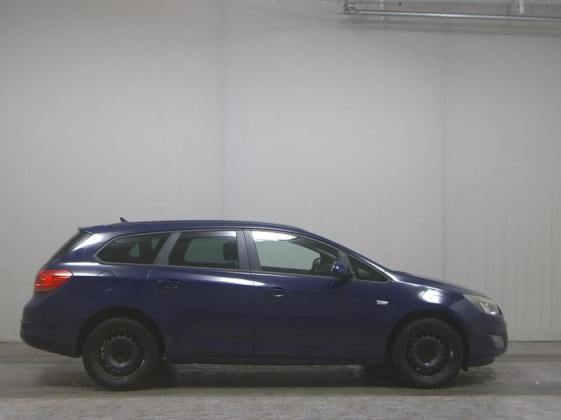 Gebraucht Opel Astra Design Edition 160 PS (117 kW) 2011 Royal blau Kombi