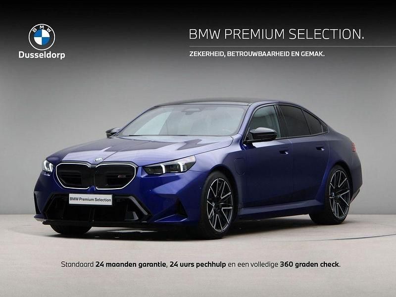 Blau Gebraucht 2024 BMW M5 Sport Line Limousine | 132.495 € - Bild 1/4