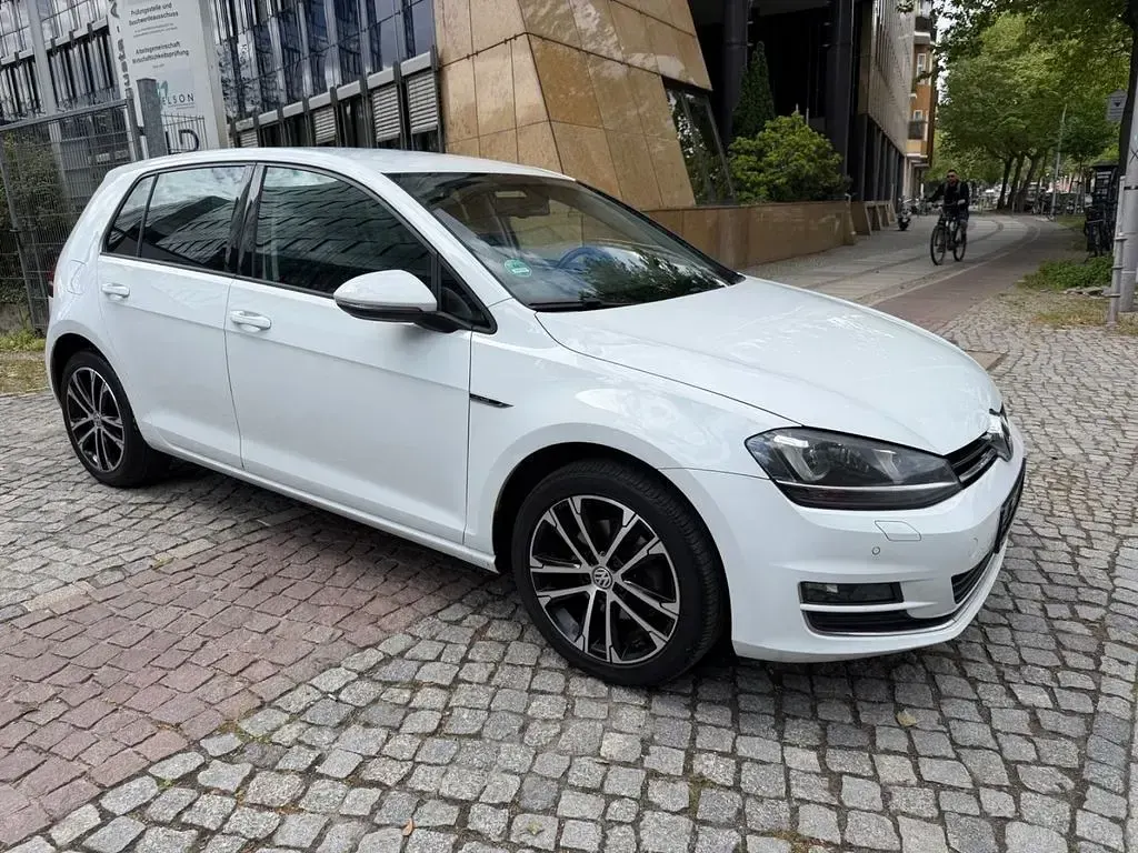 Second-hand VW Golf VII LOUNGE 110 CP (80 kW) 2015 Alb Berlinǎ