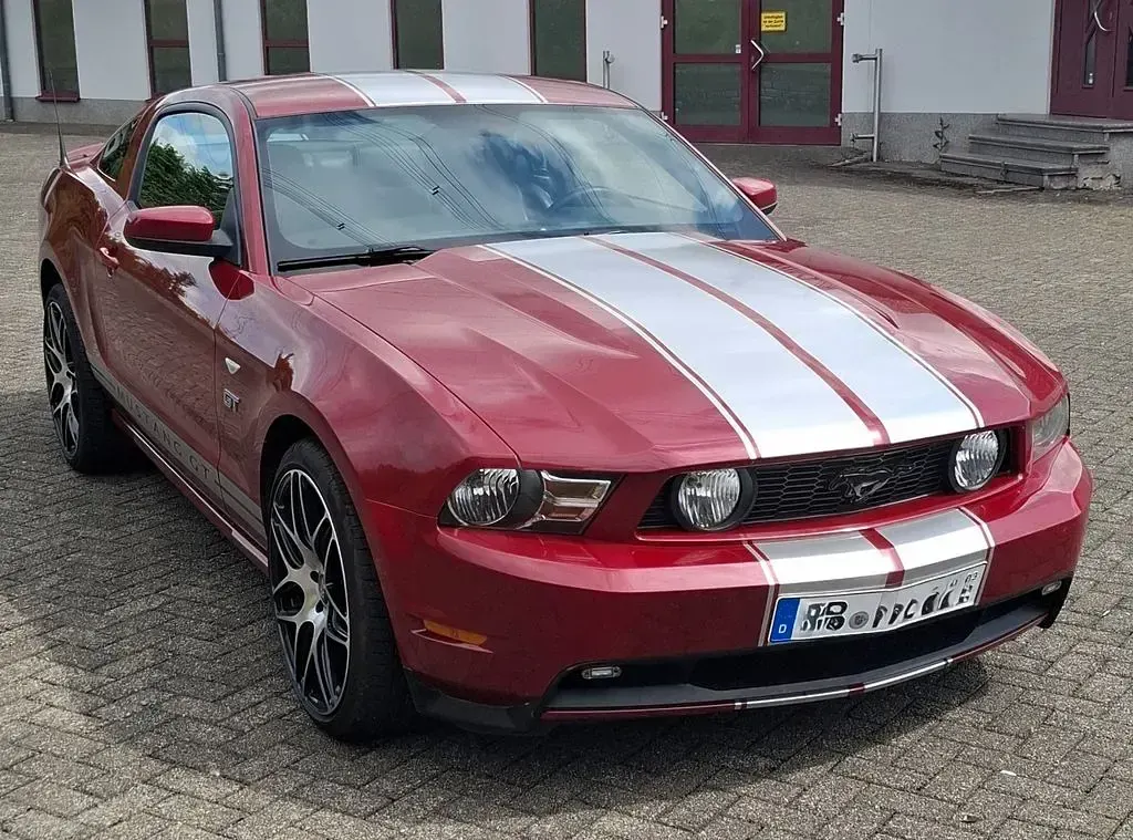 Gebraucht Ford Mustang GT 320 PS (235 kW) 2009 Rot Coupé