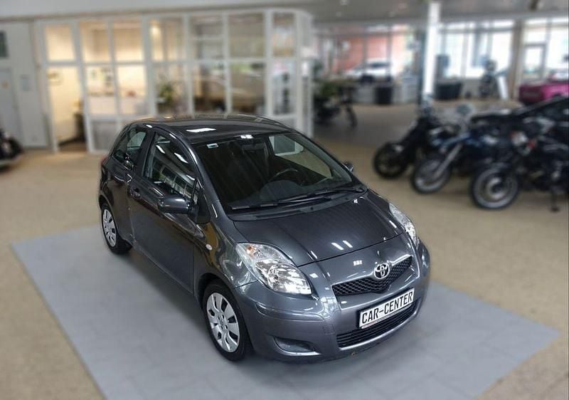 Grau Gebraucht 2009 Toyota Yaris Cool Kleinwagen | 1.650 € (Superpreis) - Bild 1/4