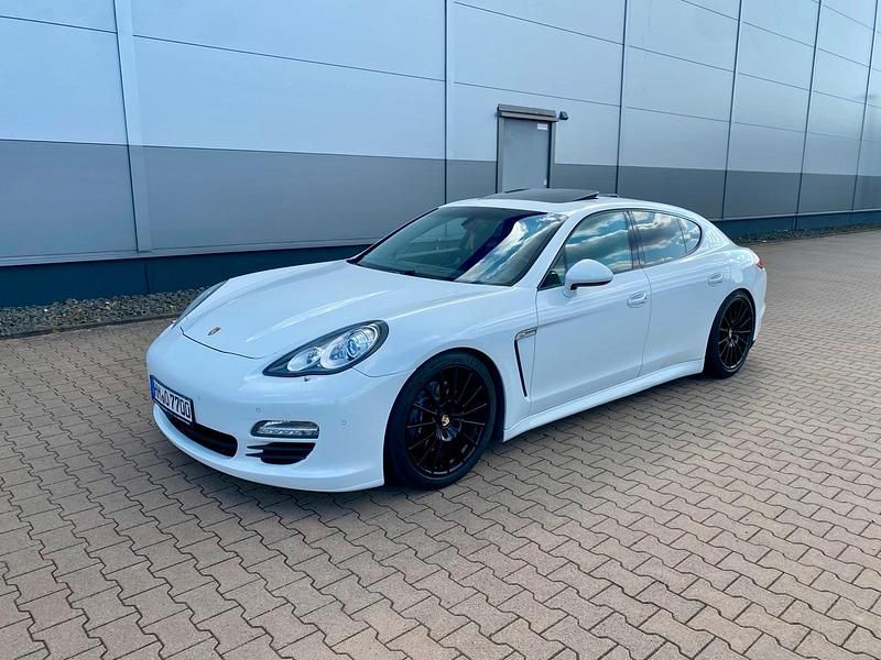 Weiß Gebraucht 2012 Porsche Panamera Limousine | 20.000 € (Fairer Preis) - Bild 1/4