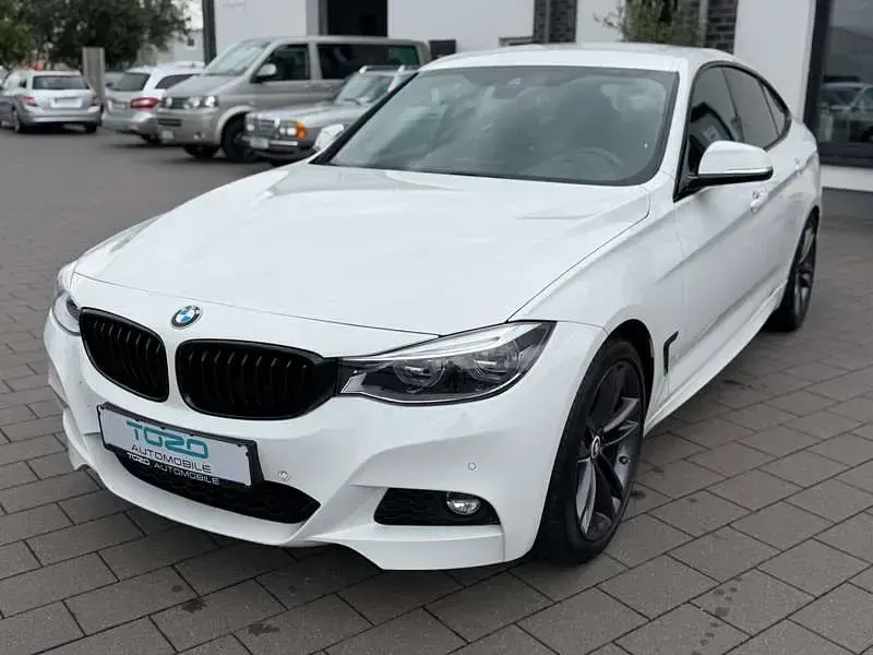Gebraucht BMW 330 M Sport 252 PS (185 kW) 2018 Weiß Limousine