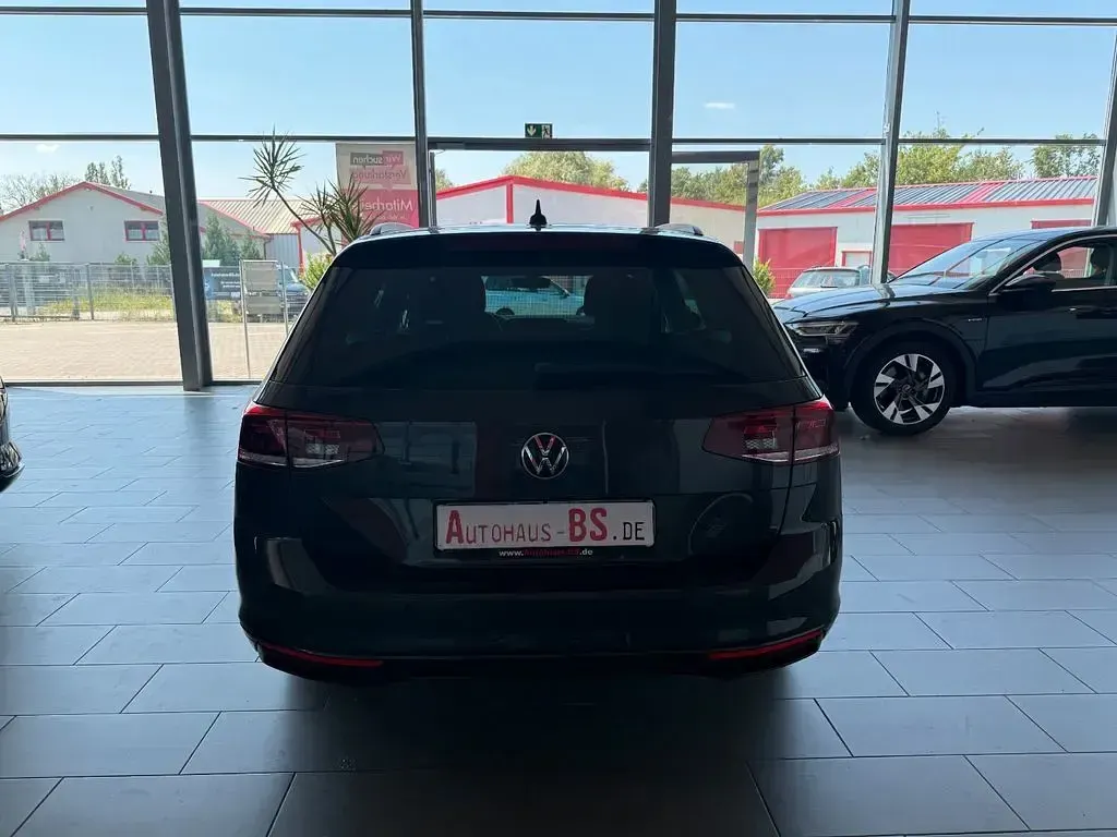 Gebraucht VW Passat Business 150 PS (110 kW) 2024 Grau Kombi