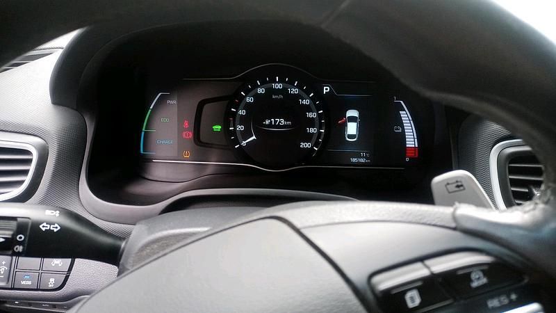 Gebraucht Hyundai Ioniq 87 kW (119 PS) 2017 Blau Kleinwagen